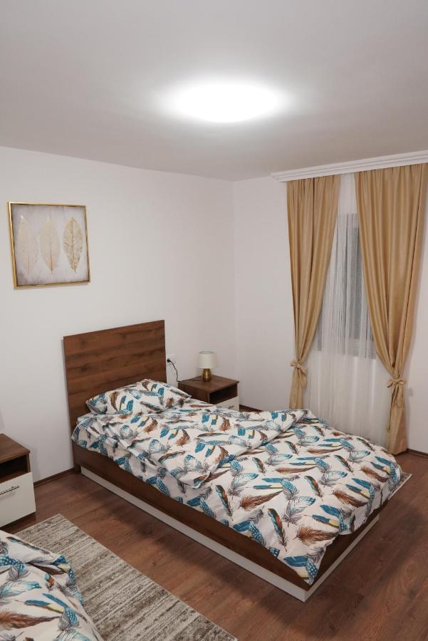 Apartments Manitovac M Nikšić Eksteriør billede