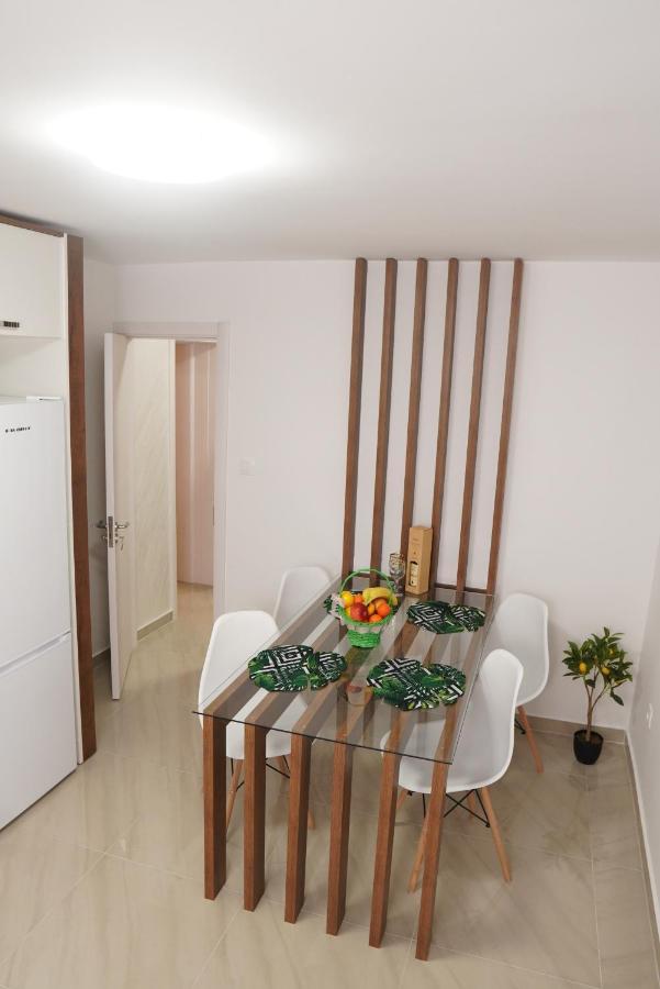 Apartments Manitovac M Nikšić Eksteriør billede