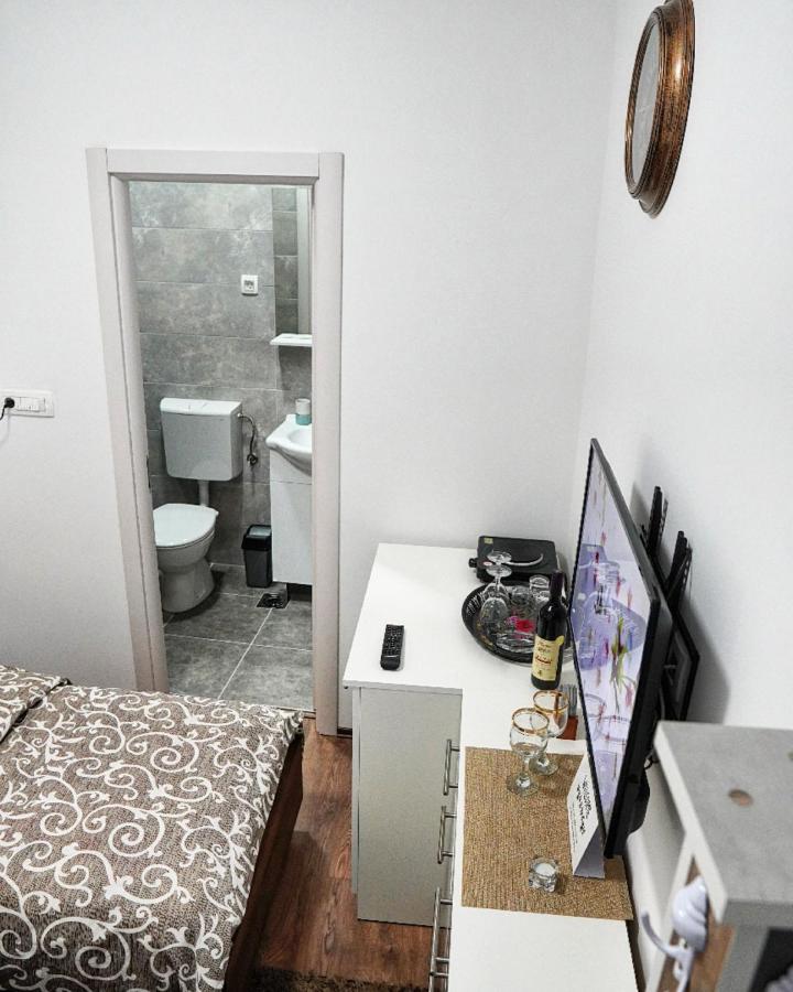 Apartments Manitovac M Nikšić Eksteriør billede